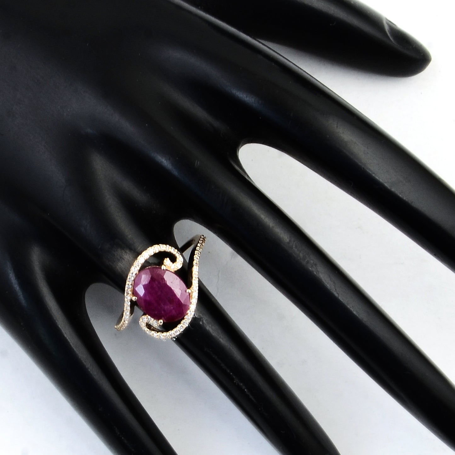 2.36 Ct Oval Mixed Cut Natural Corundum Ruby 14K Gold Ring