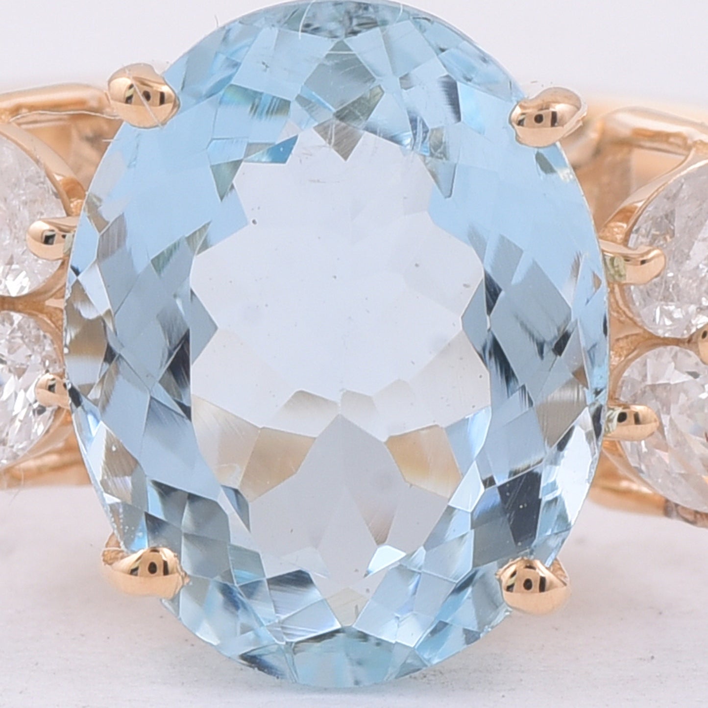 2.44 Ct Oval Natural Aquamarine 14K Gold Ring
