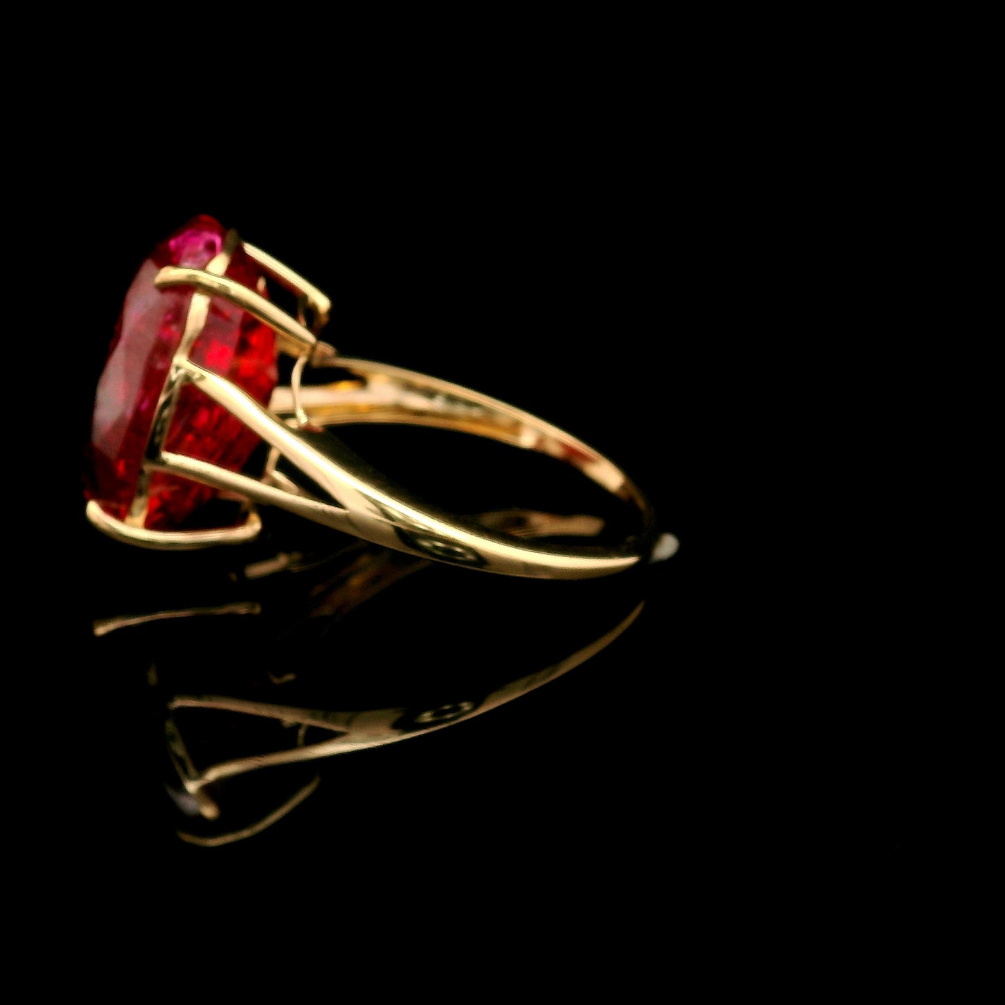 14.56 Ct Oval Mixed Cut Lab Grown Ruby 14K Gold Ring
