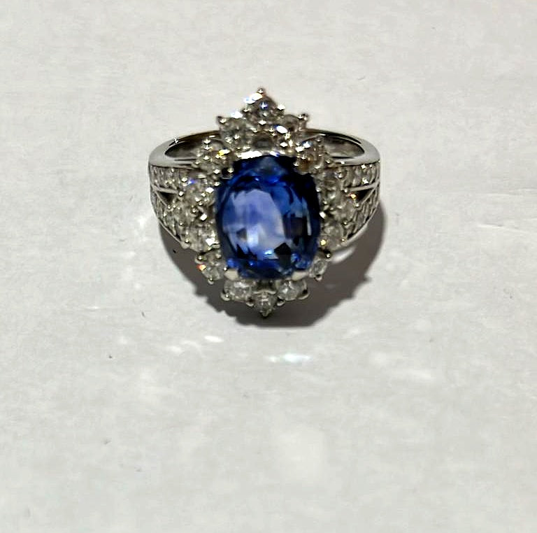 4.47 ct Natural Sapphire 950 Platinum ring