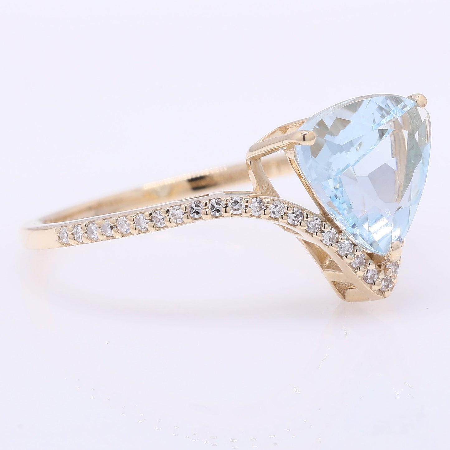 1.74 Ct Triangle Mixed Cut Natural Aquamarine 14K Gold Ring
