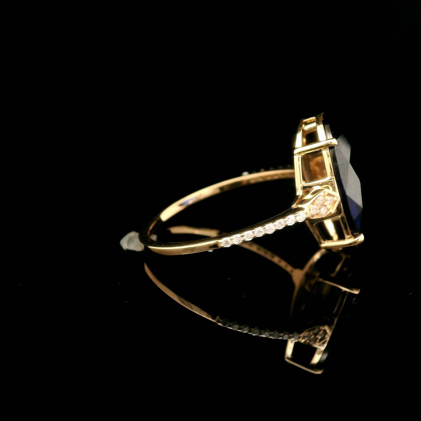 4.29 Ct Oval Mixed Cut Lab Grown Sapphire 14K Gold Ring