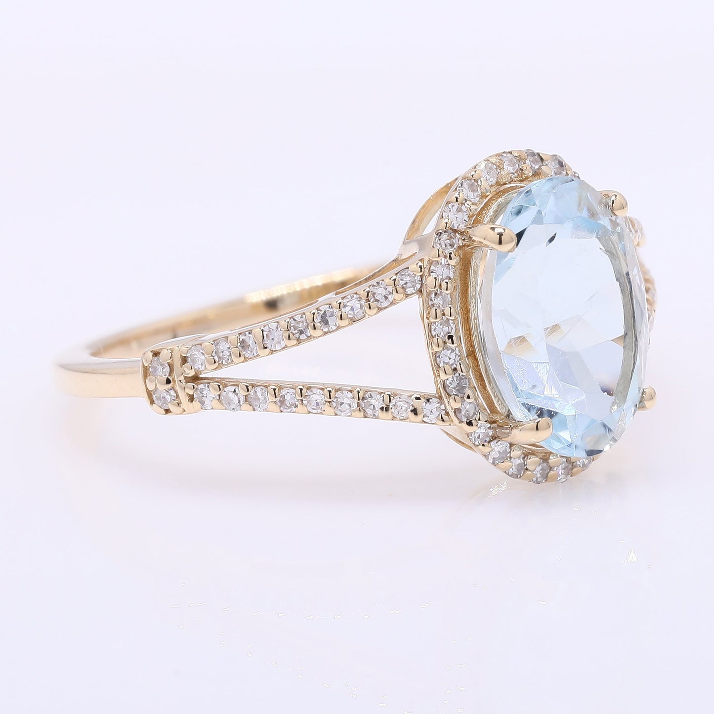 2.15 Ct Oval Mixed Cut Natural Aquamarine 14K Gold Ring