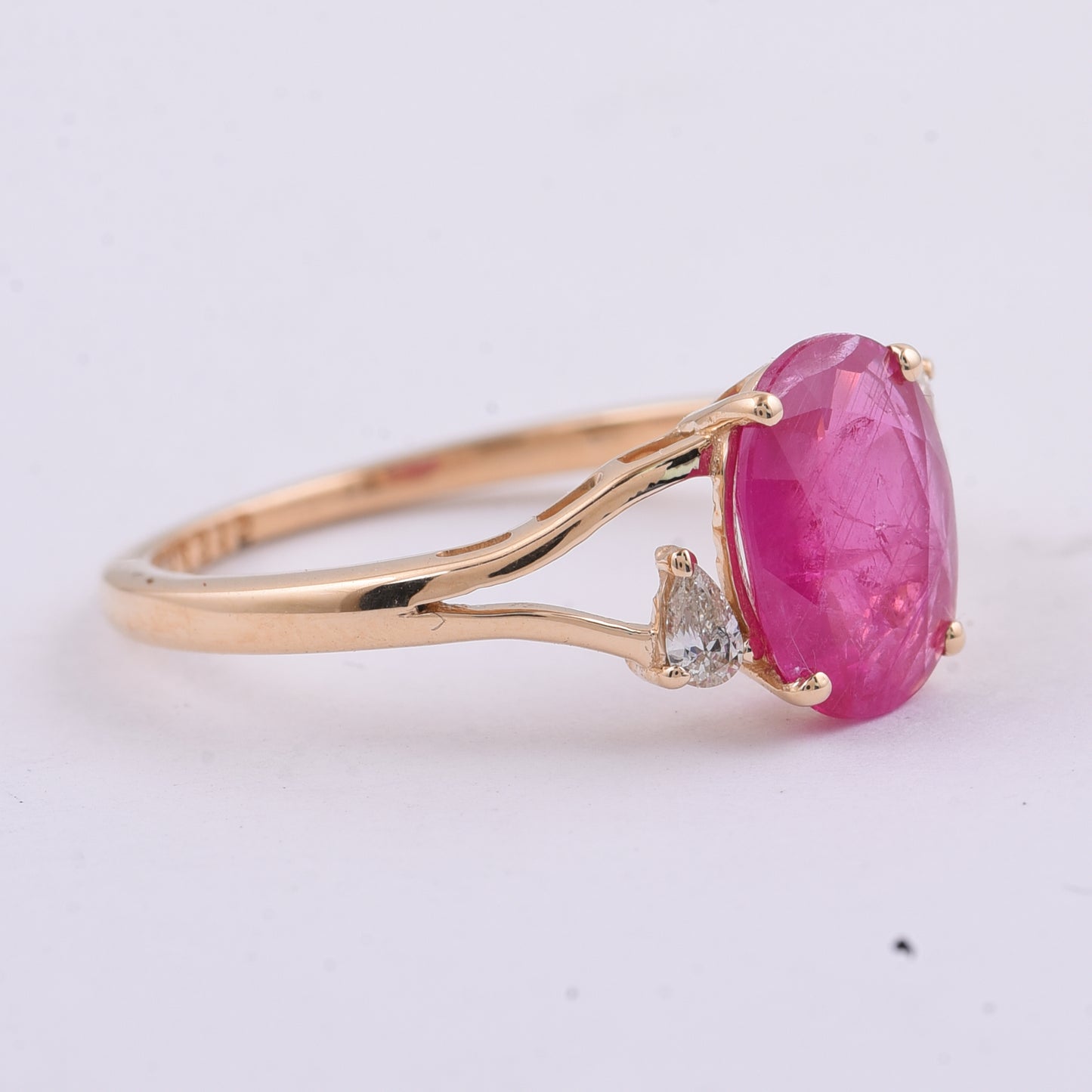 1.90 Ct Oval Natural Ruby 14K Gold Ring