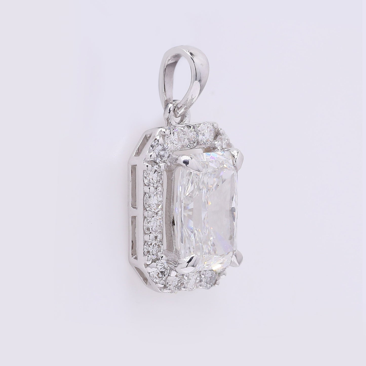 2.34 Carats Lab Grown Diamond 14K Gold Pendant