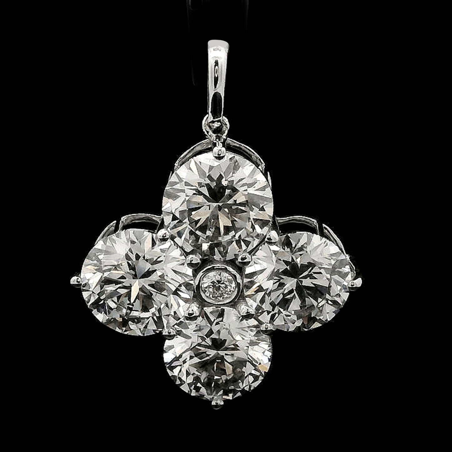 6.55 Carats Lab Grown Diamond 14K Gold Pendant