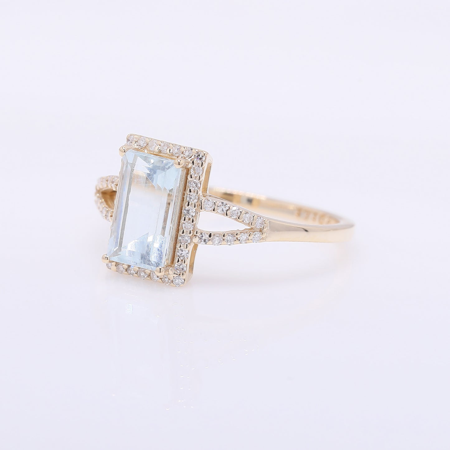 1.47 Ct Rectangle Step Cut Natural Aquamarine 14K Gold Ring
