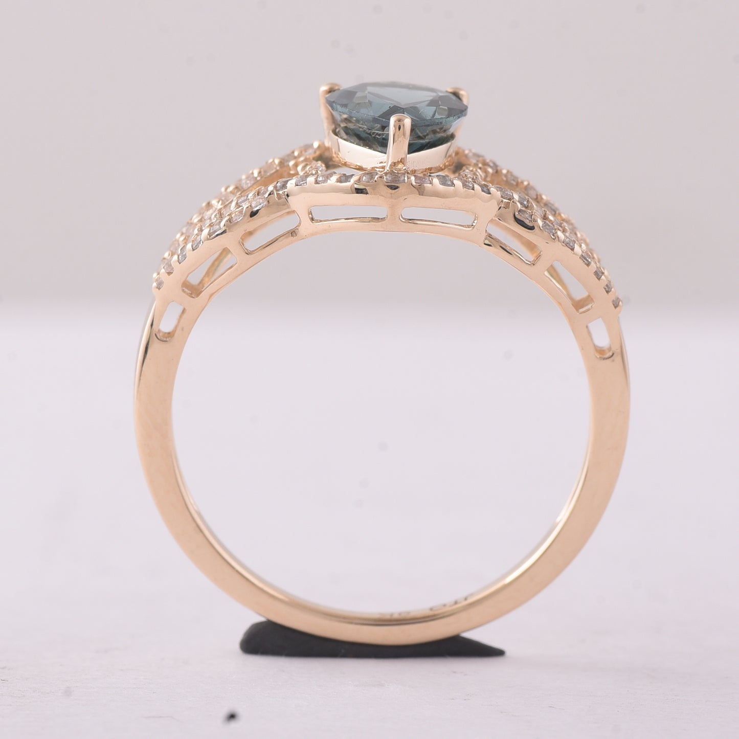 1.35 Ct Pear Tourmaline 9K Gold Ring