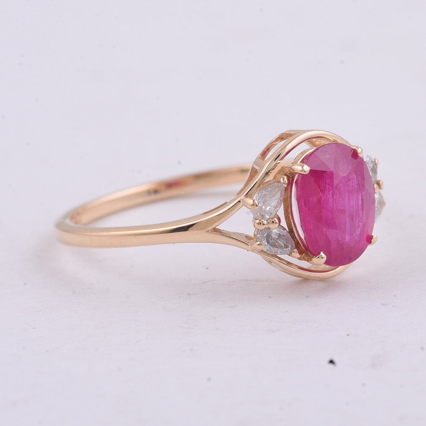 1.79 Ct Oval Natural Ruby 14K Gold Ring