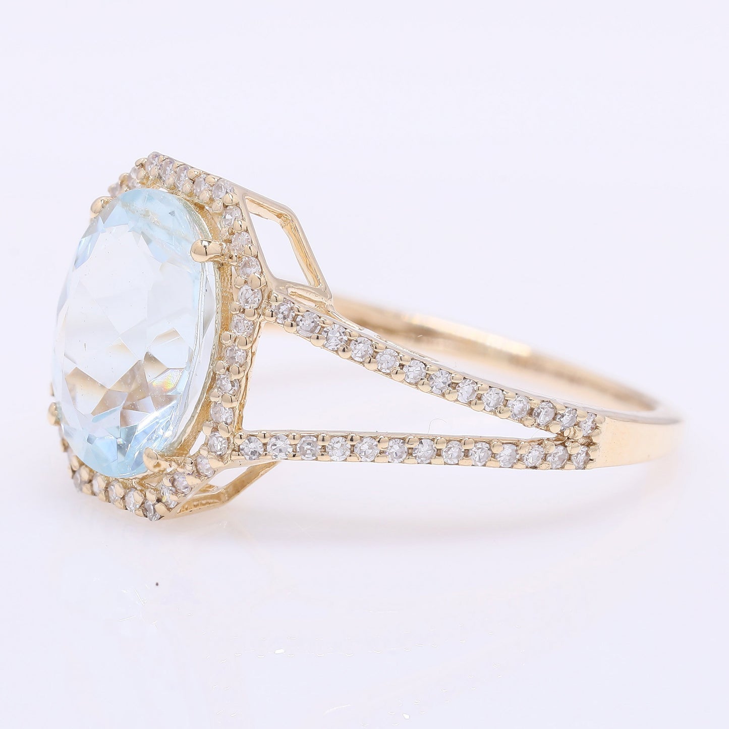 2.53 Ct Oval Mixed Cut Natural Aquamarine 14K Gold Ring