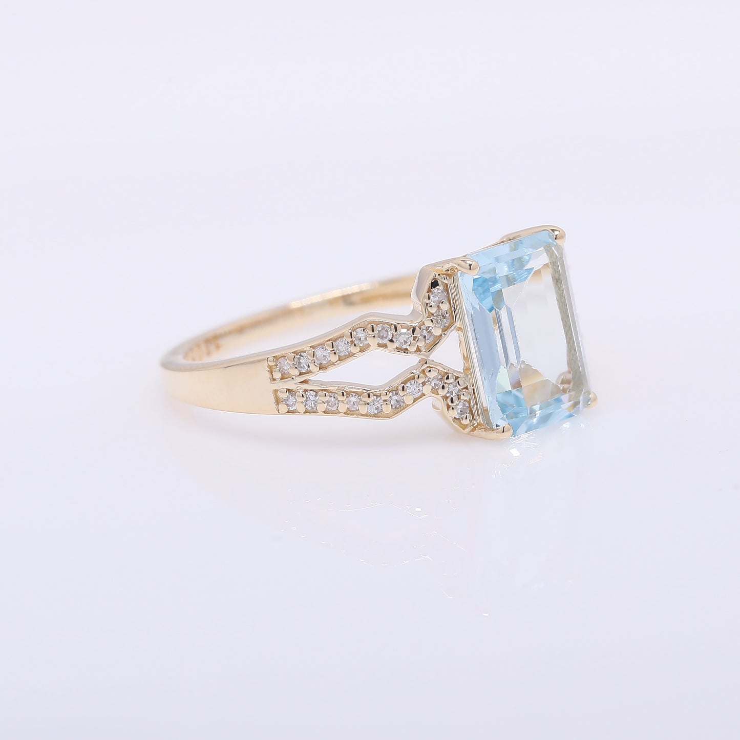 1.76 Ct Octagon Step Cut Natural Aquamarine 14K Gold Ring