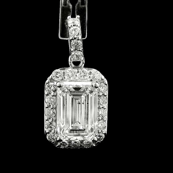 2.65 Carats Lab Grown Diamond 14K Gold Pendant