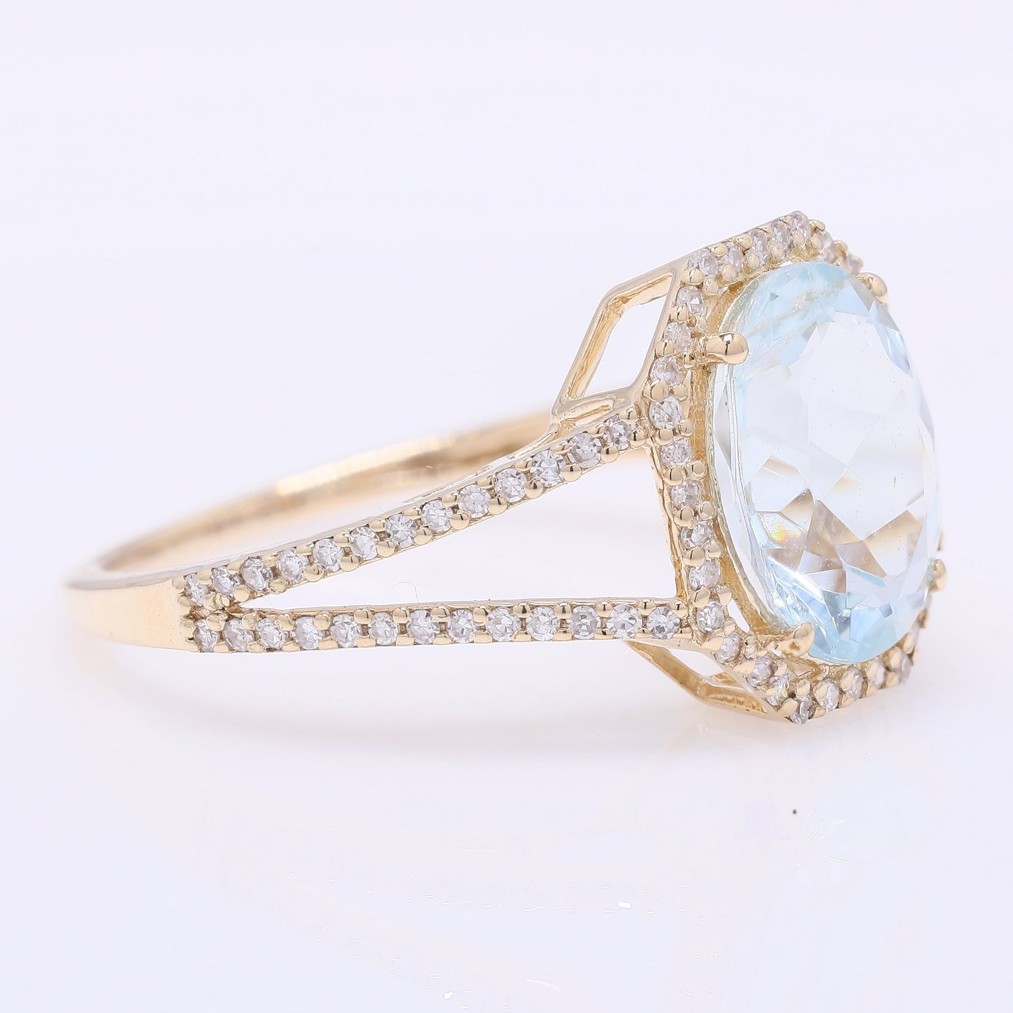 2.53 Ct Oval Mixed Cut Natural Aquamarine 14K Gold Ring