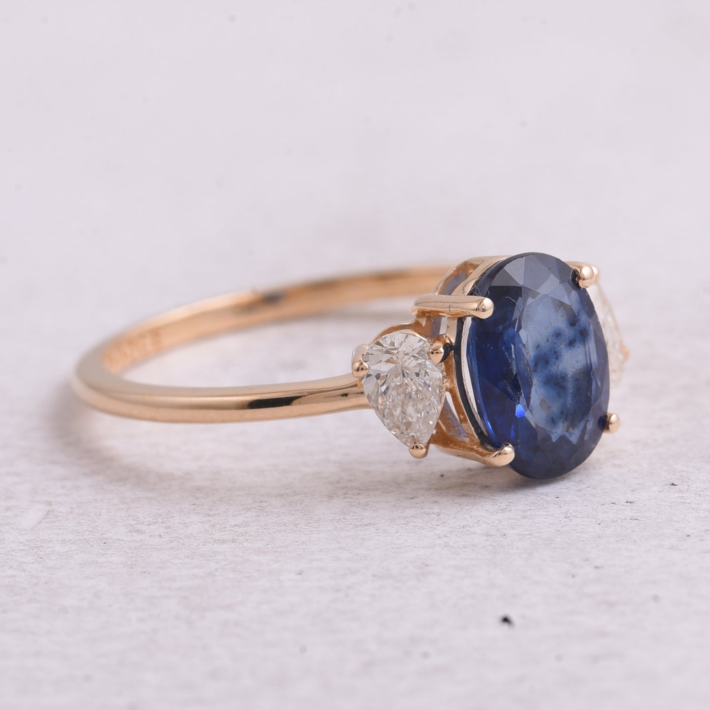 1.75 Ct Oval Natural Sapphire 14K Gold Ring