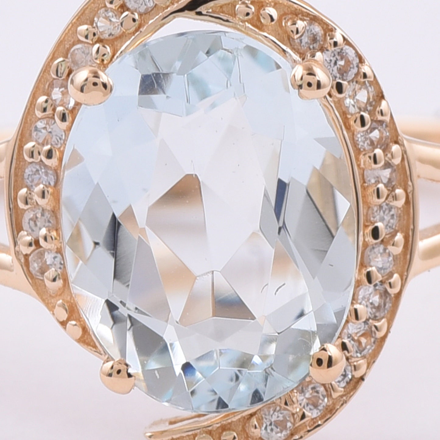1.66 Ct Oval Natural Aquamarine 14K Gold Ring