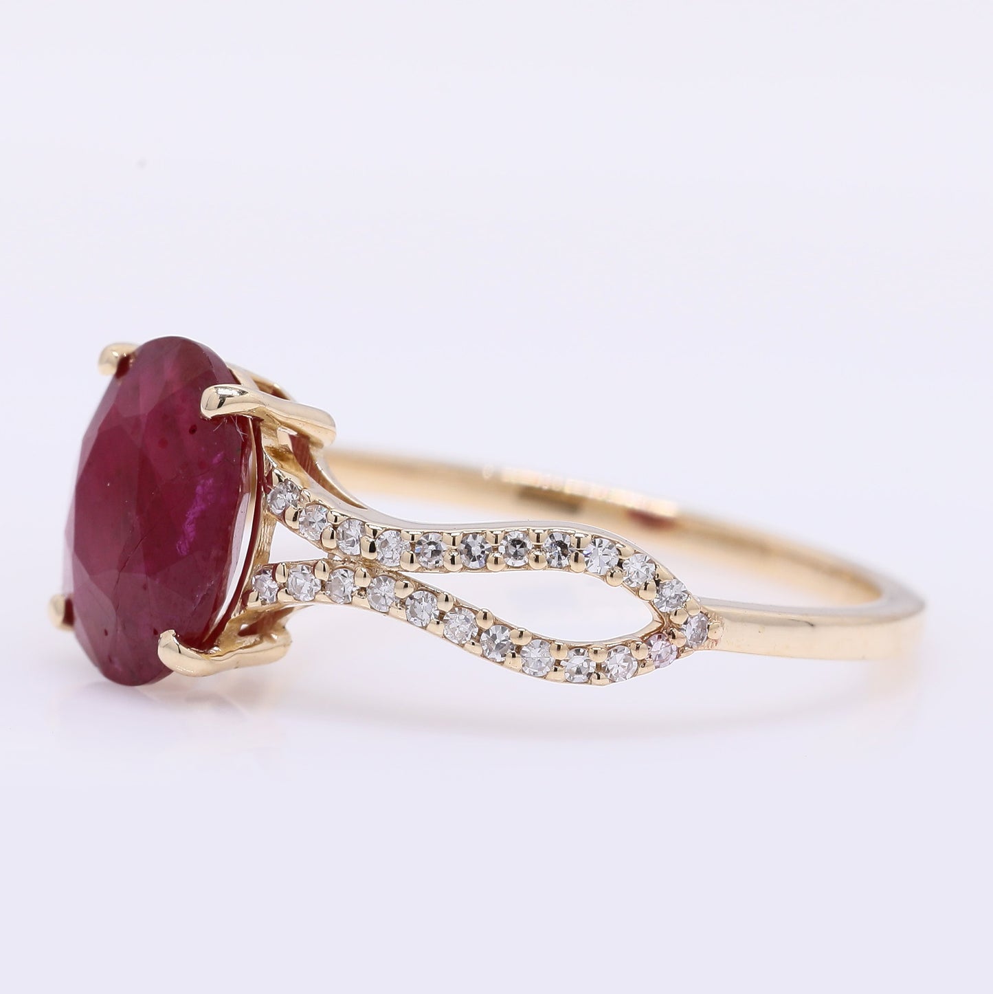 2.05 Ct Oval Ruby 14K Gold Ring