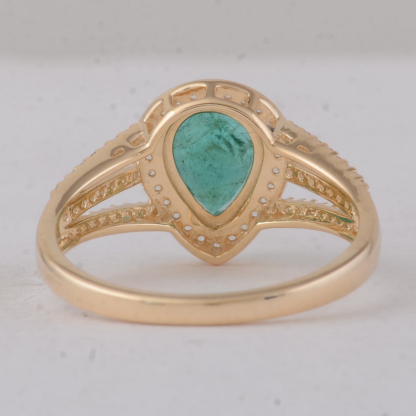 1.52 Ct Pear Emerald 9K Gold Ring