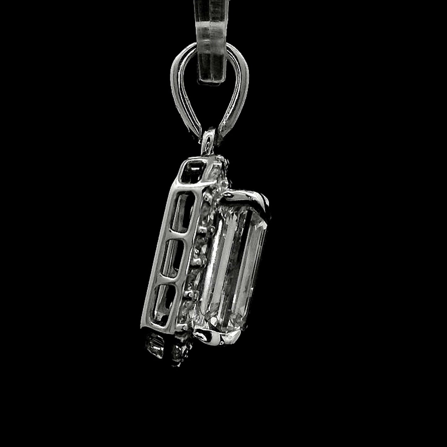 2.52 Carats Lab Grown Diamond 14K Gold Pendant