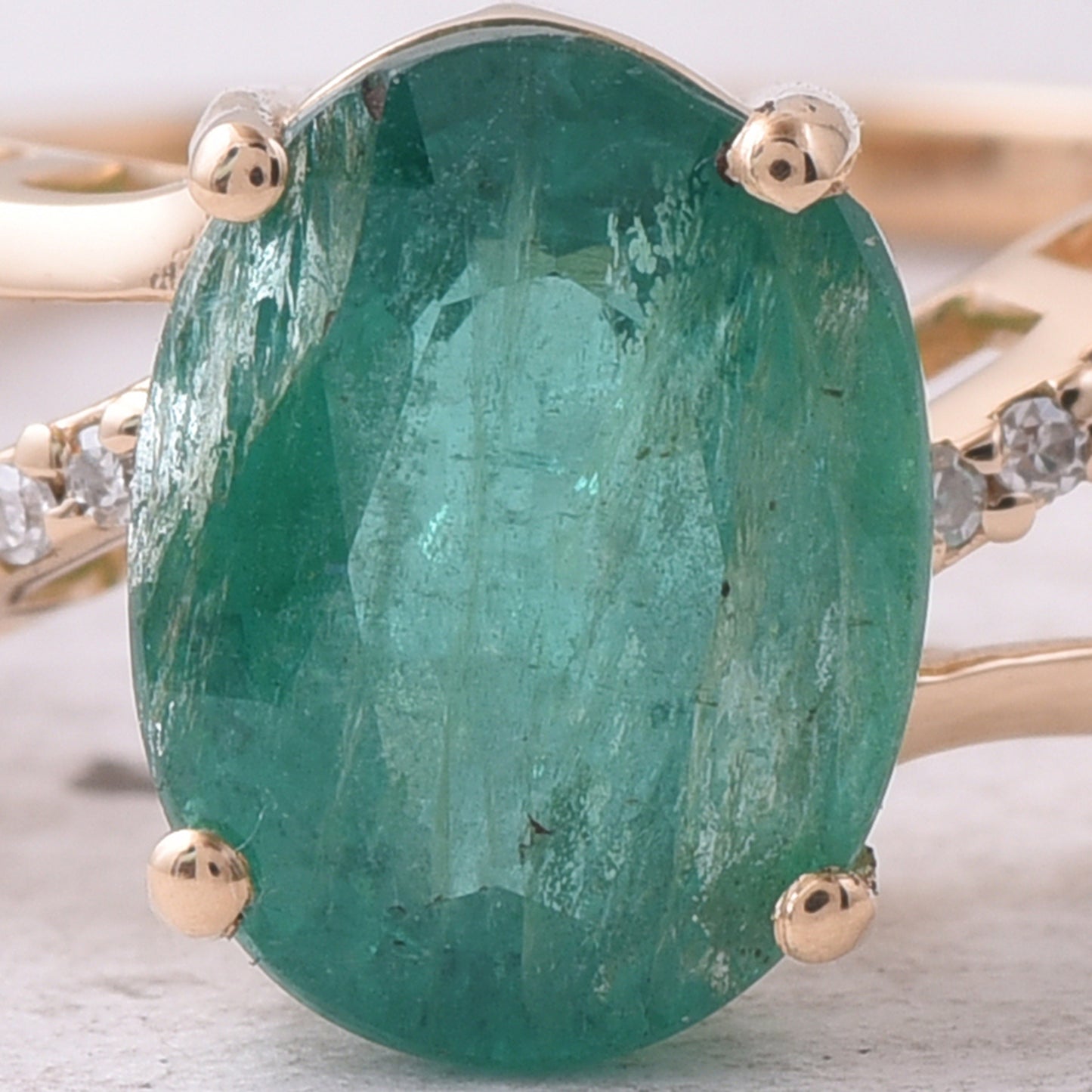 1.68 Ct Oval Mixed Cut Natural Emerald 14K Gold Ring